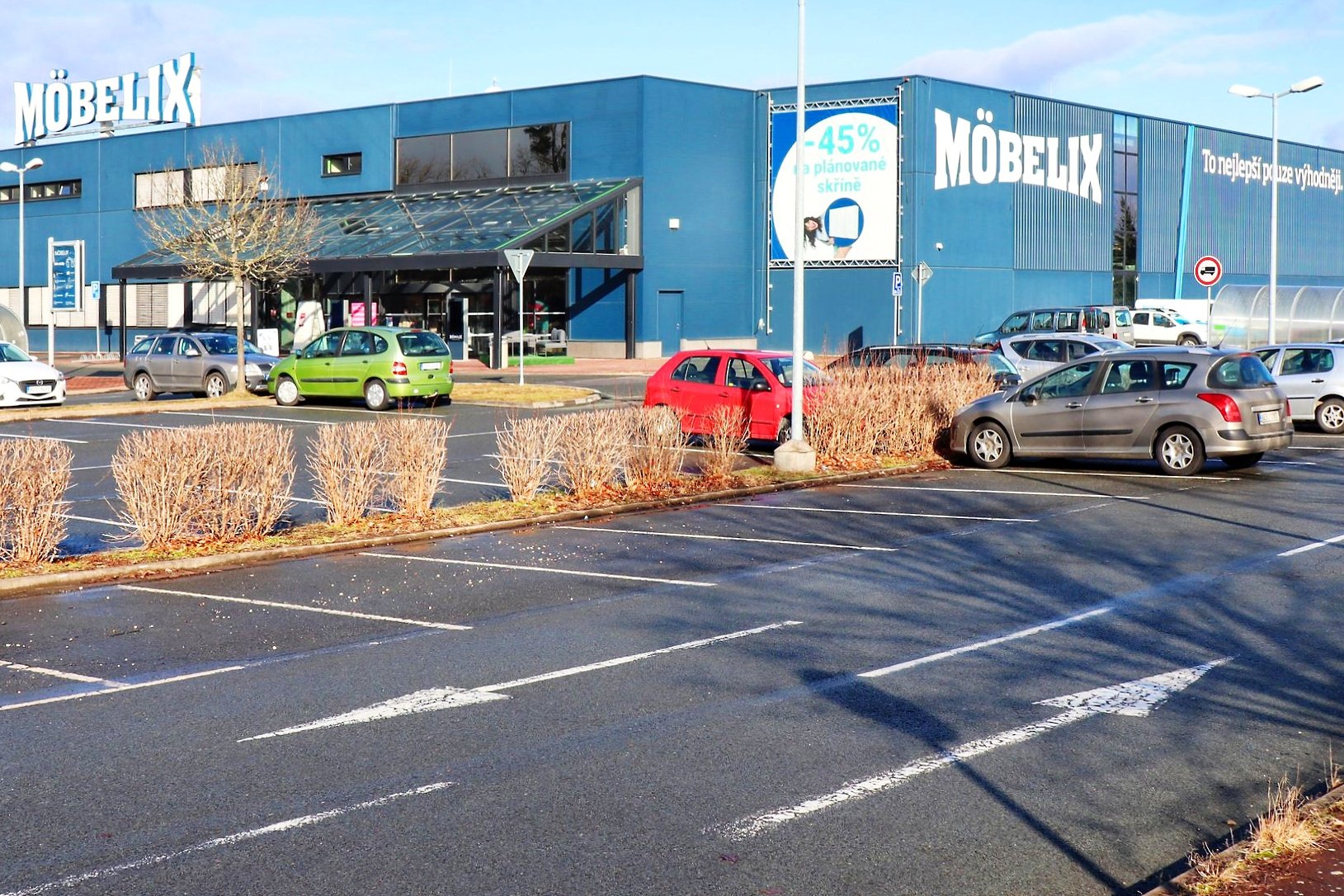 Přestavba Baumarkt - Möbelix Pardubice