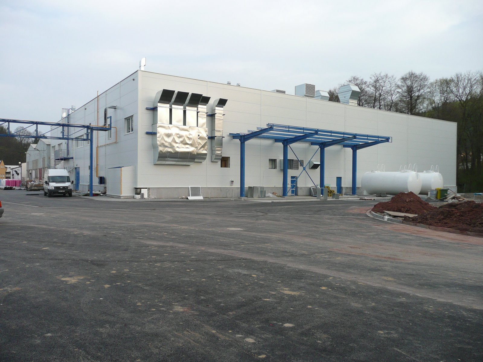 Výrobní a skladová hala TELURIA Skrchov, spol. s r.o.
