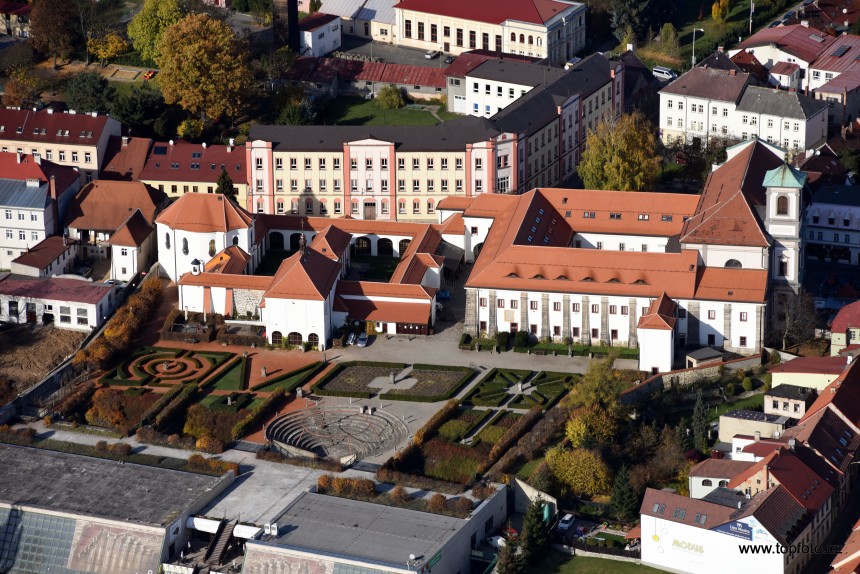 Vlastivědné muzeum v České Lípě – rekonstrukce krytiny střešního pláště