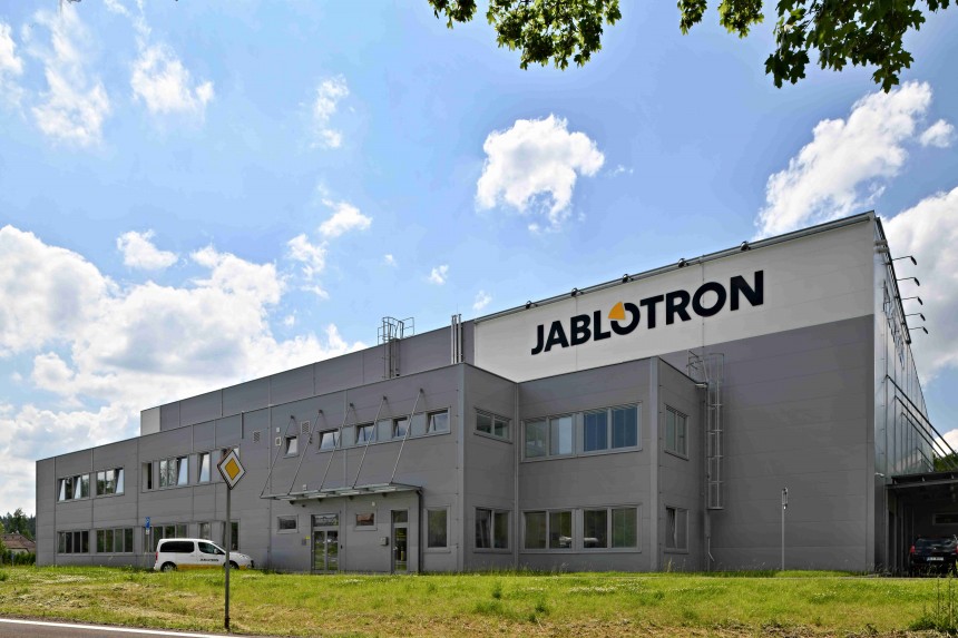 Logistická hala Jablotron, Rýnovice