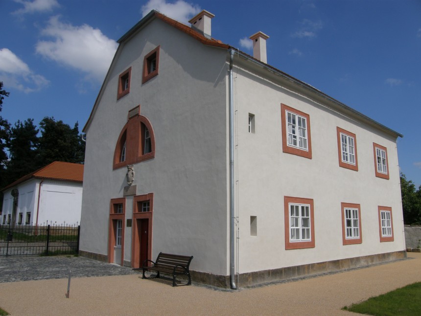 Městské muzeum (rekonstrukce špitálu na muzeum) a Boží hrob v Mimoni