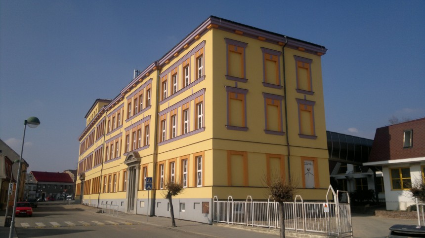 Rekonstrukce a rozšíření základní školy v Dolním Bousově